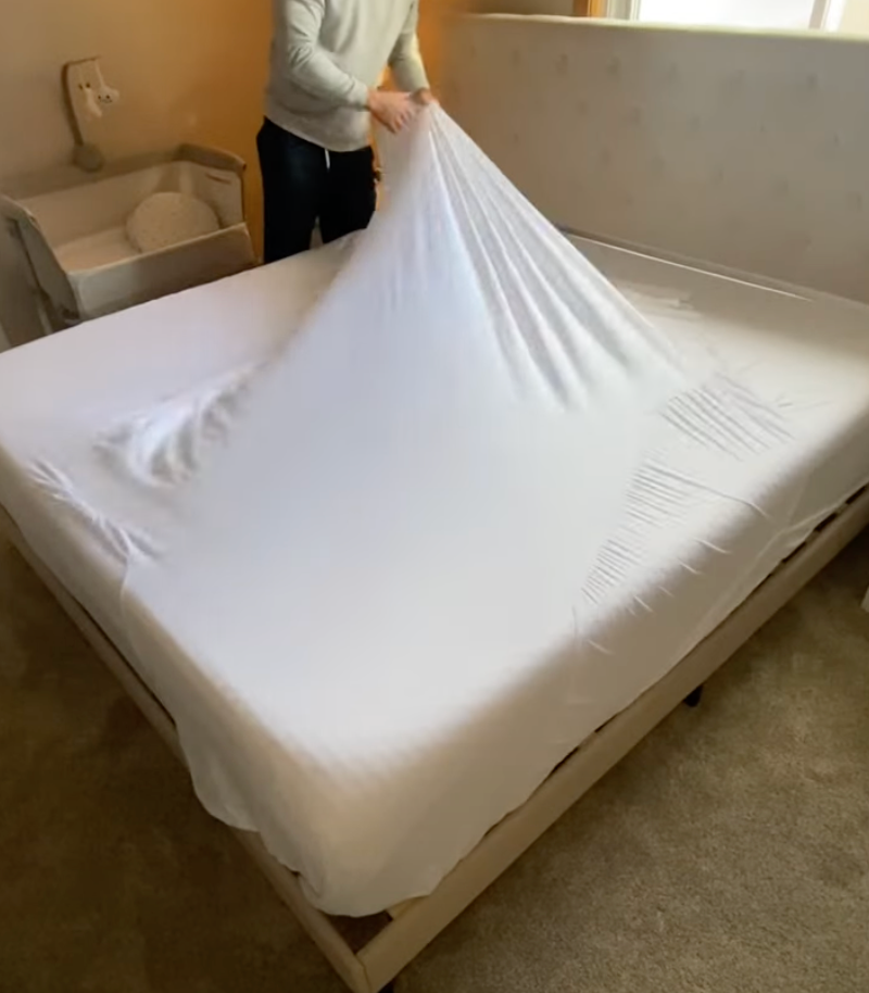 Twin Size White Fitted Flat Sheet Set